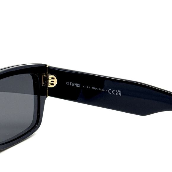 New, FENDI Sunglasses FE40118I 01A Authentic - Picture 9 of 12